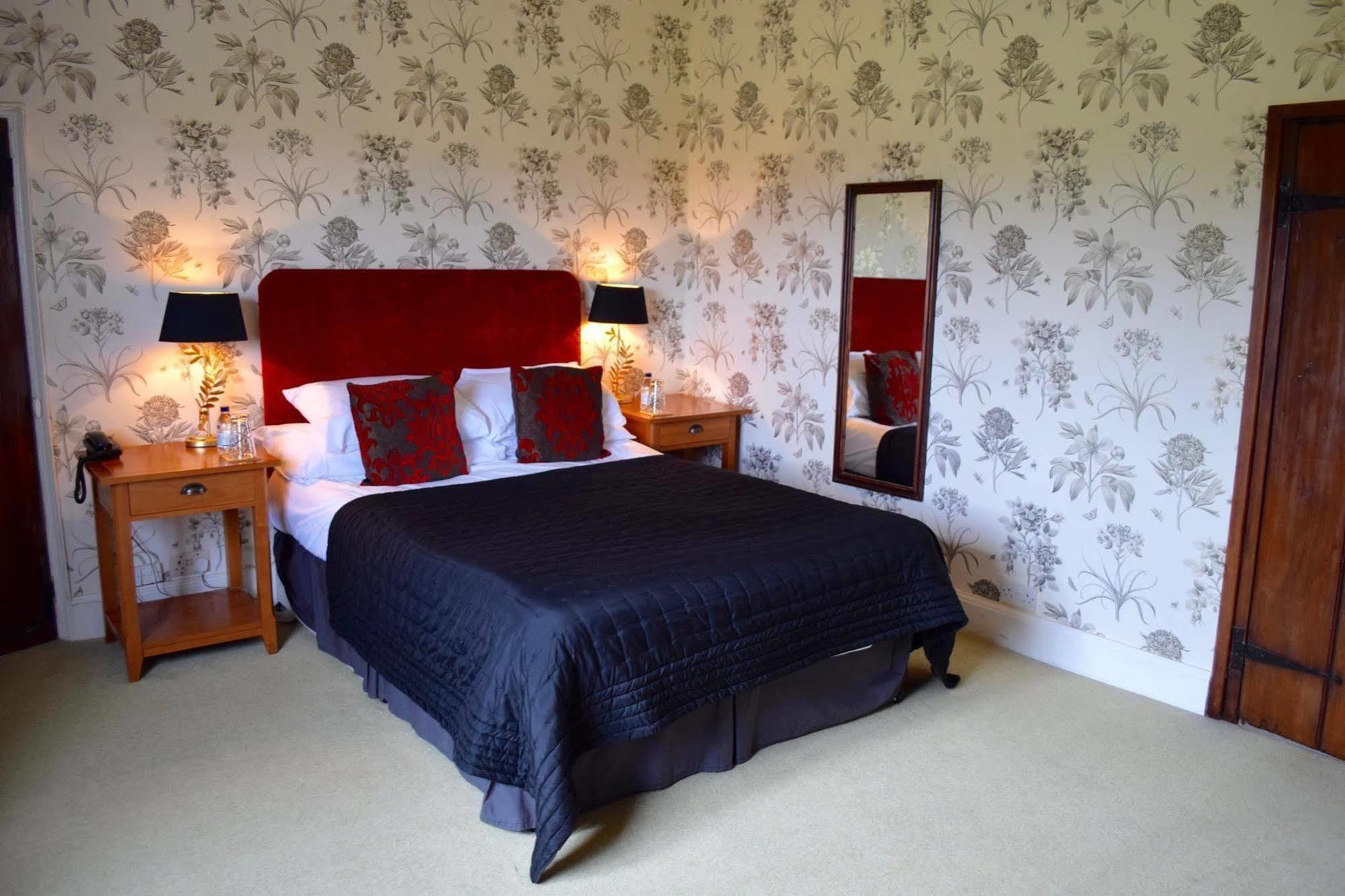 At The Farmhouse Hunters Hall Hotell Dereham Eksteriør bilde