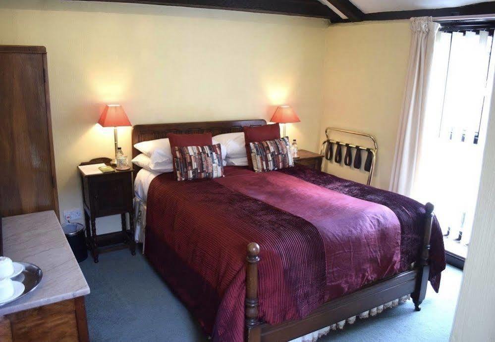 At The Farmhouse Hunters Hall Hotell Dereham Eksteriør bilde